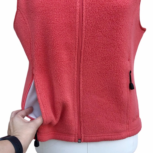 L.L. Bean fleece vest zip up. - Picture 5 of 9